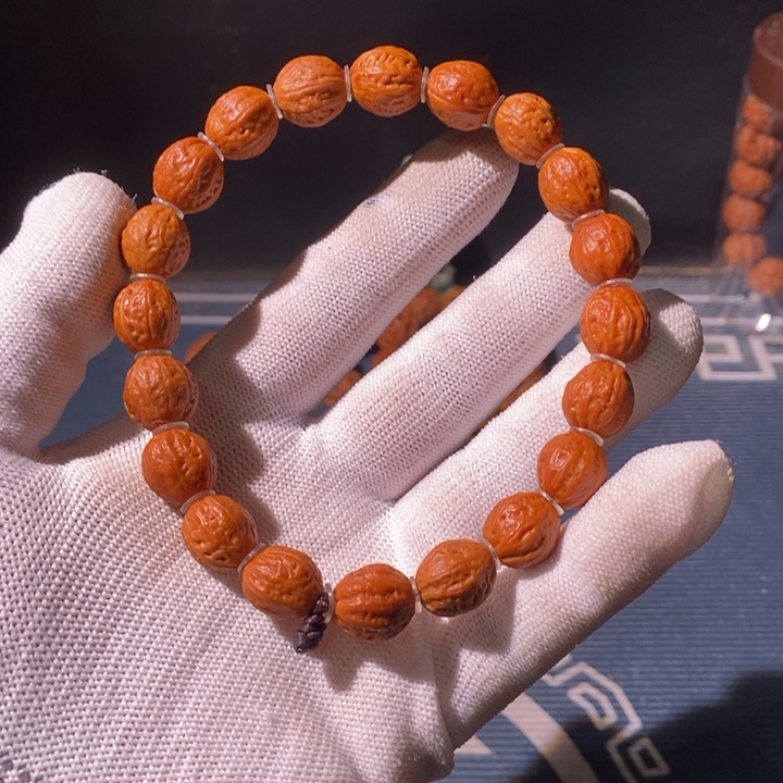 文玩核桃手串……22