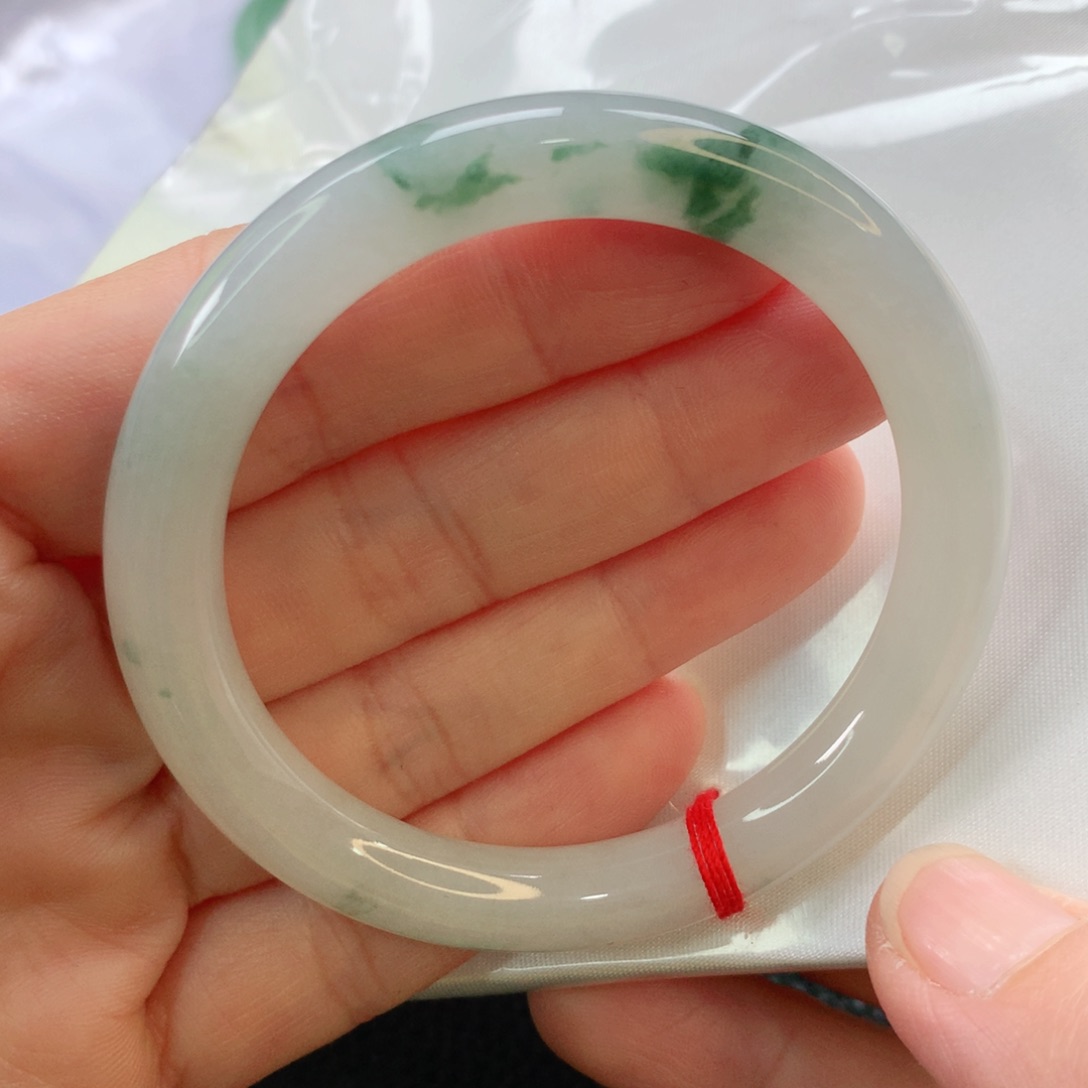 翡翠手镯未镶嵌52圆