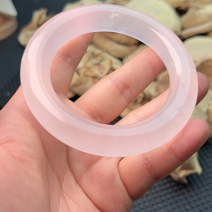 翡翠手镯未镶嵌61啊啊