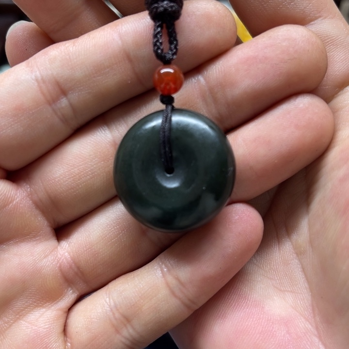 和田玉颈饰未镶嵌丰****行