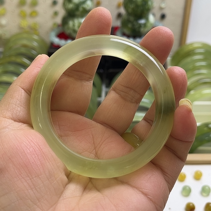 未镶嵌蛇纹石玉吊坠(不含链)