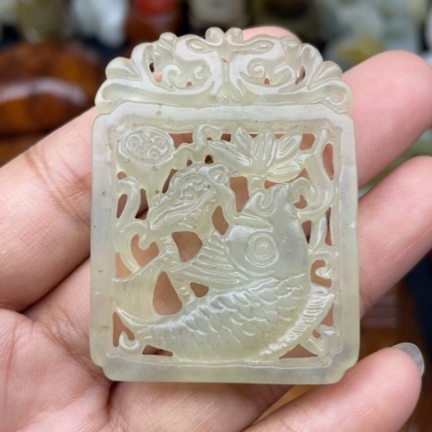 未镶嵌蛇纹石玉颈饰26