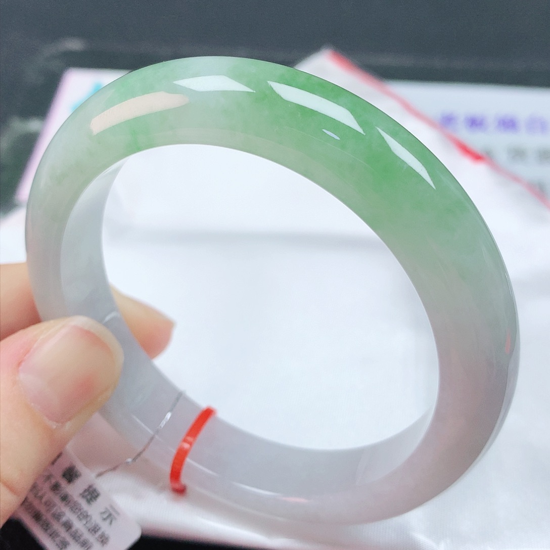 翡翠手镯未镶嵌57圈