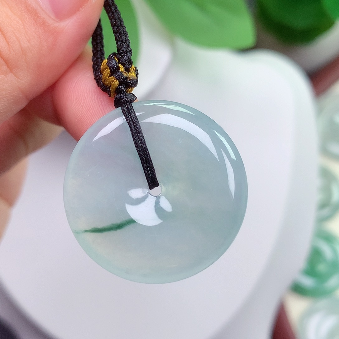 翡翠未镶嵌颈饰平安扣28.1x4.7mm