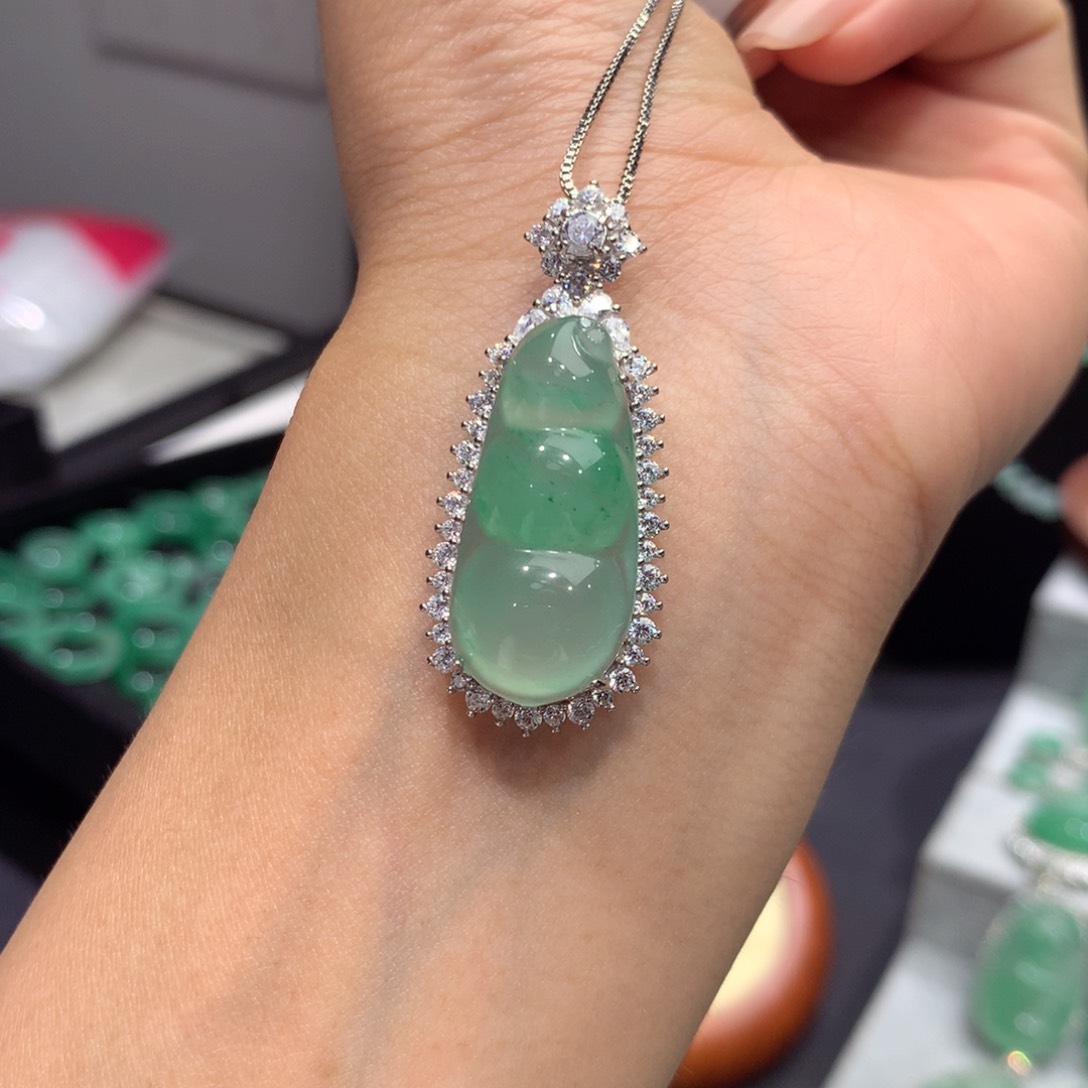 石英质玉（非洲翠）银S925镶嵌颈饰