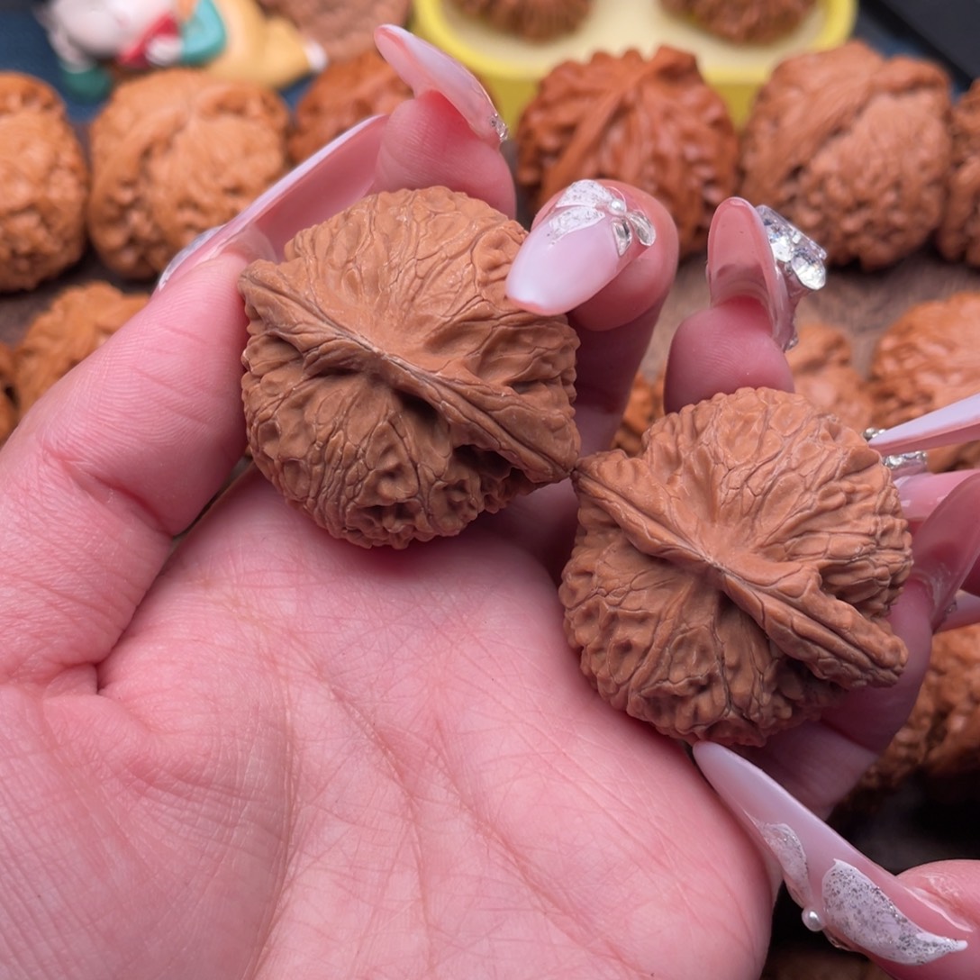 把件文玩核桃全品，毕业精配粗棱满肉宫灯40