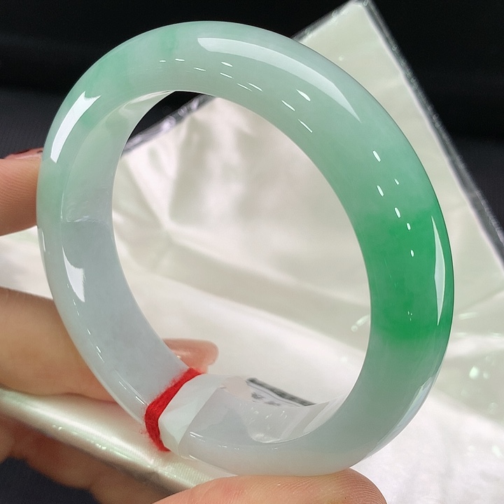 翡翠手镯未镶嵌正圈56