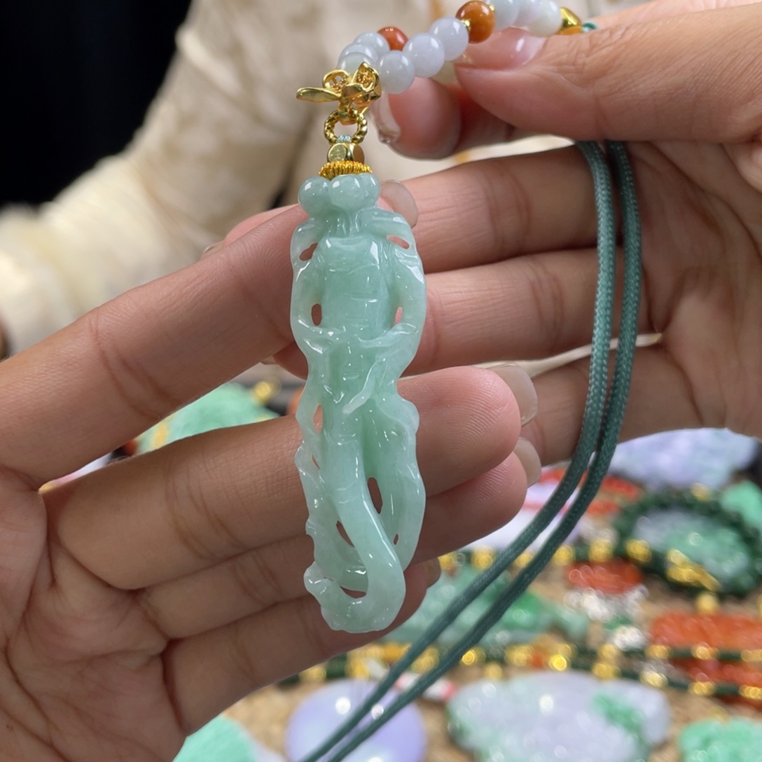 翡翠颈饰未镶嵌代编织