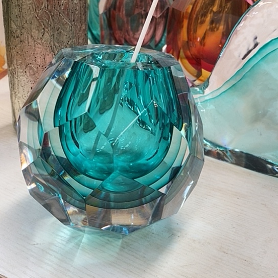 琉璃花瓶高12厘米口径4厘米