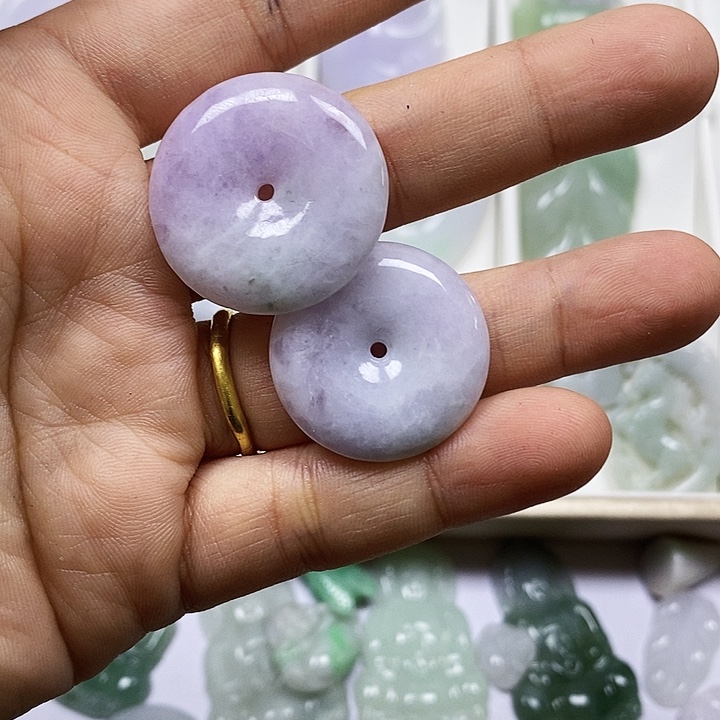 陈***染翡翠未镶嵌颈饰翡翠