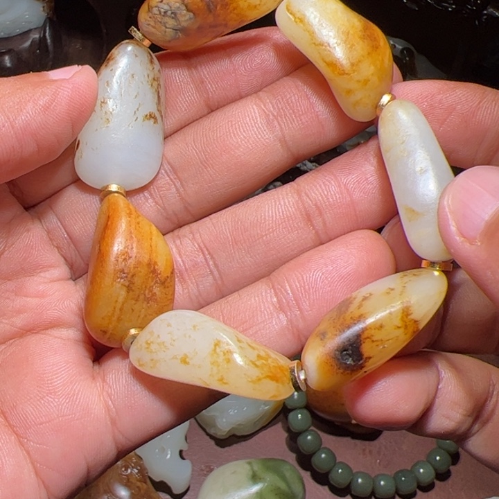 颈饰未镶嵌和田玉