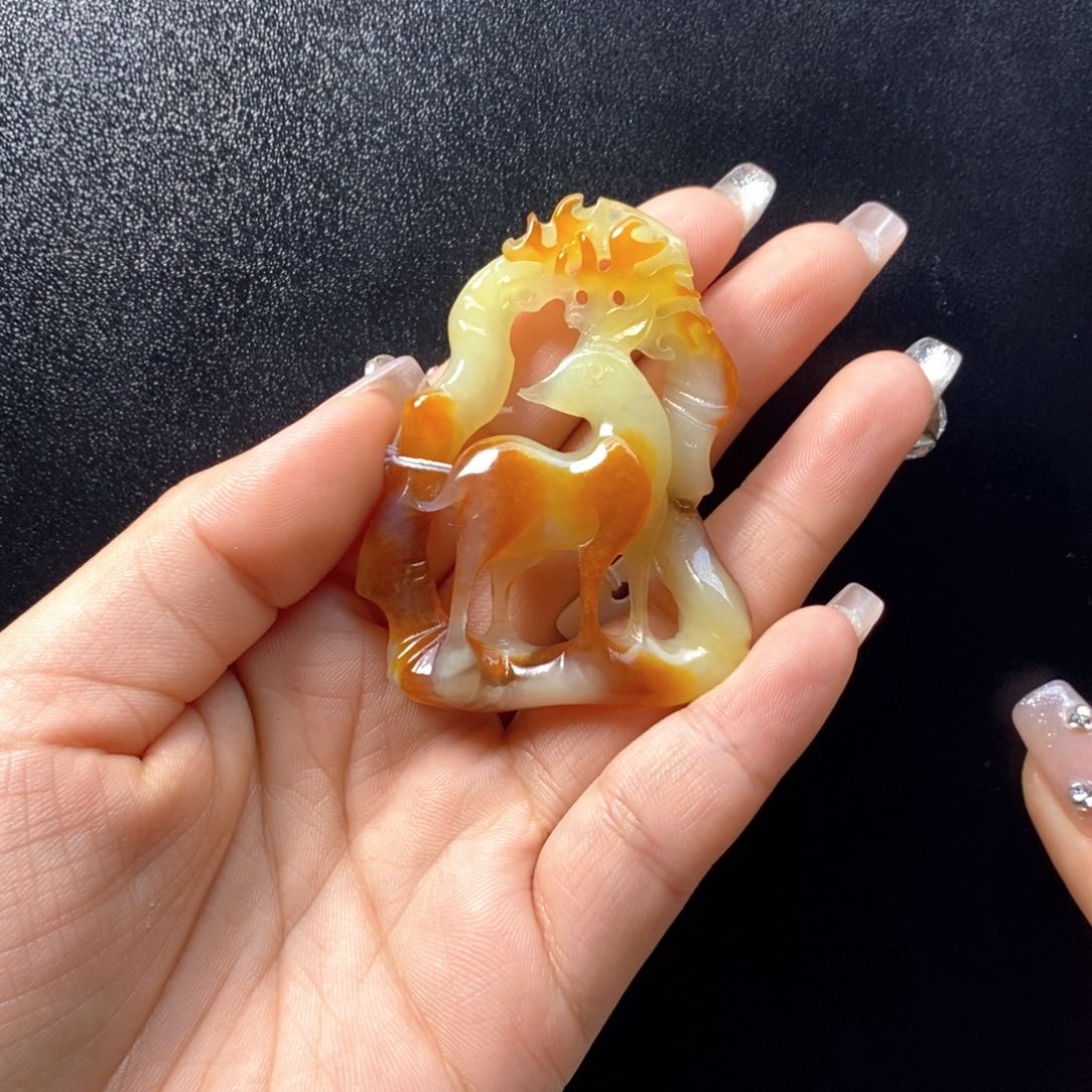 蛇纹石玉颈饰未镶嵌