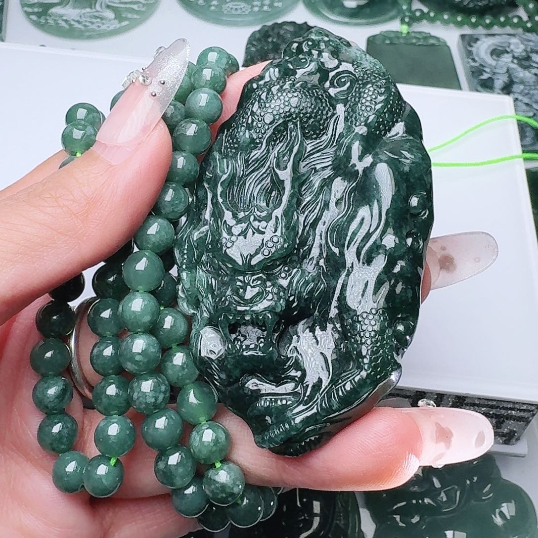 翡翠未镶嵌颈饰111