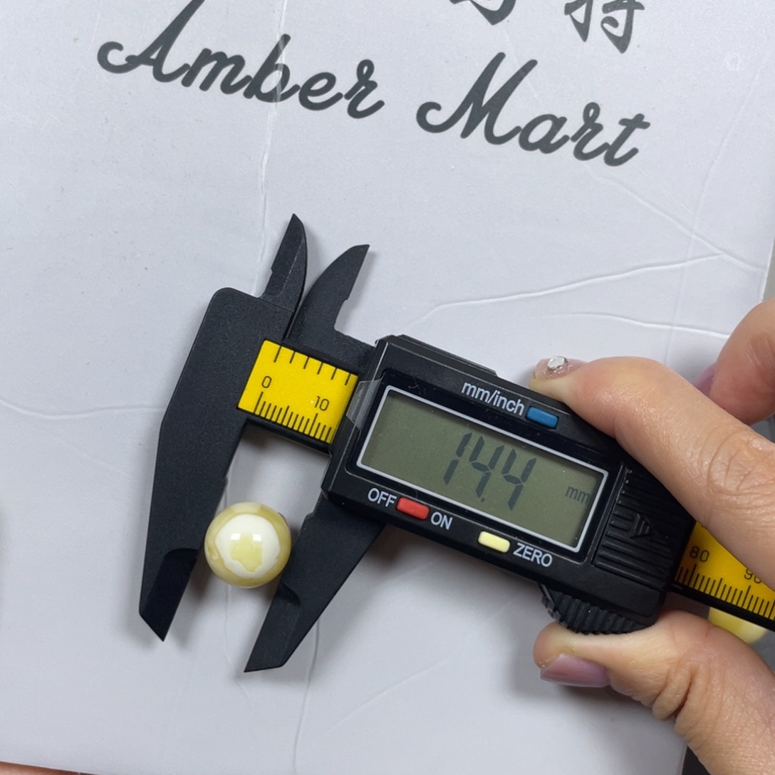 定制琥珀未镶嵌打孔不退不换