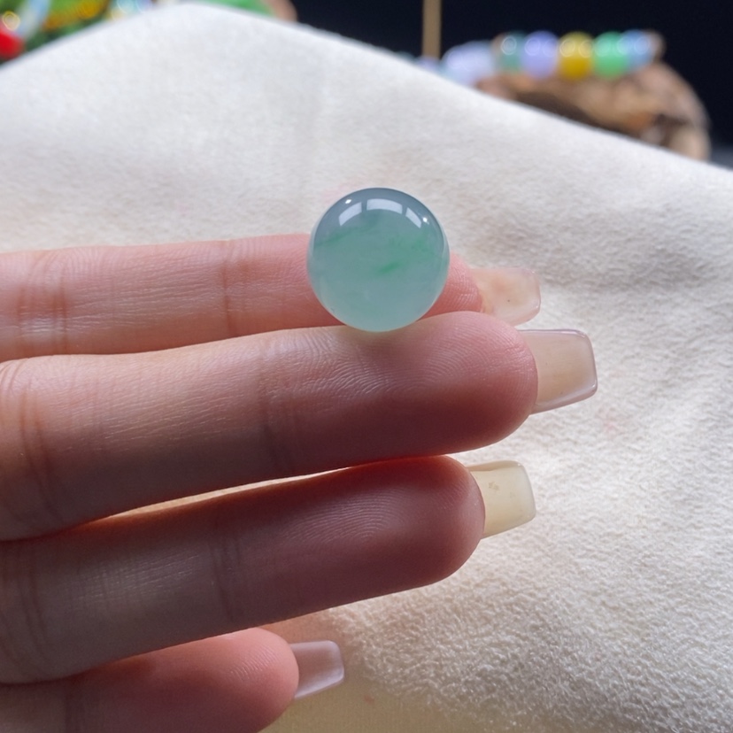 【闪购商品】翡翠颈饰未镶嵌蓝底飘绿珠卡14.3