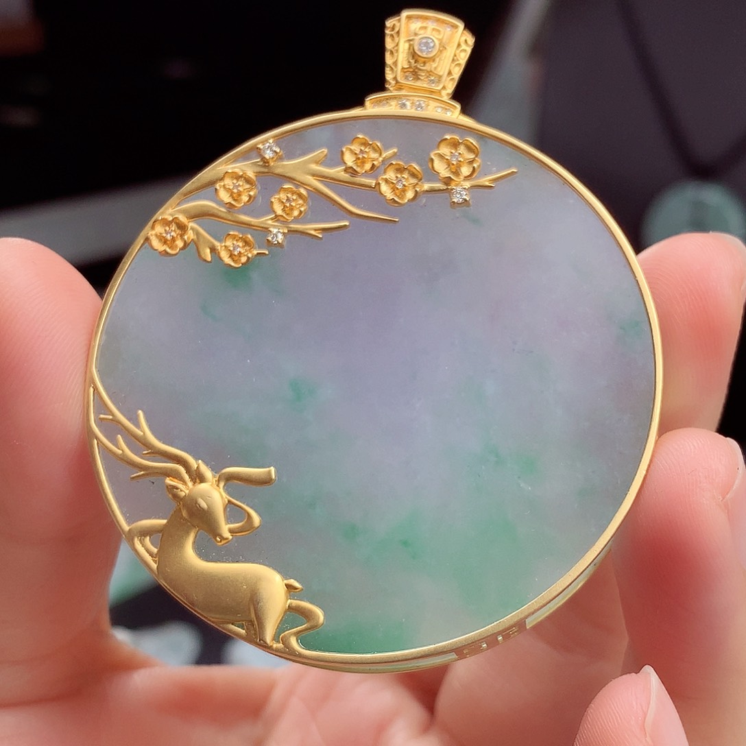 翡翠颈饰18K金镶嵌翡翠吊坠