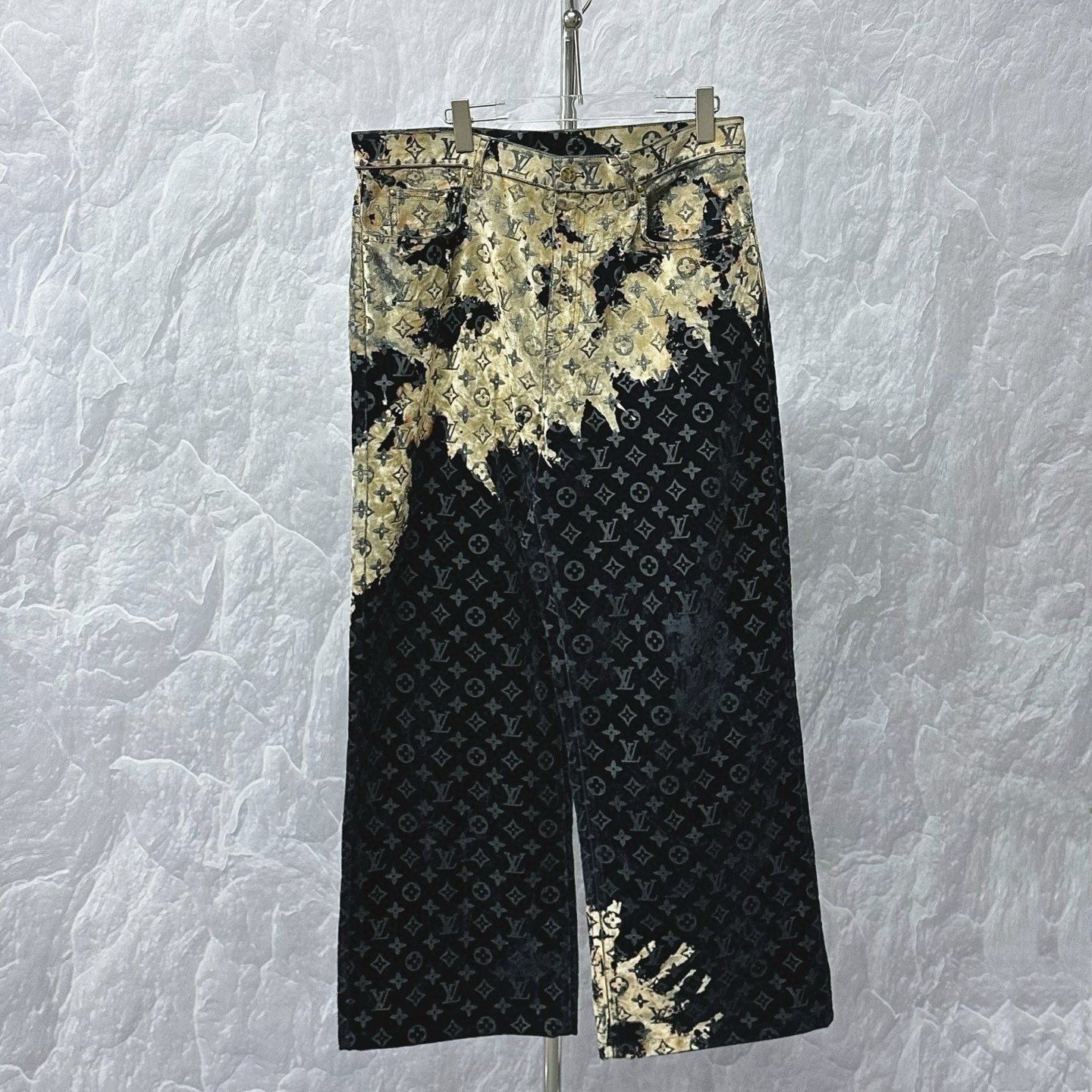 95新 LouisVuitton/路易威登 SS24 火烧云植绒长裤 36码O00174