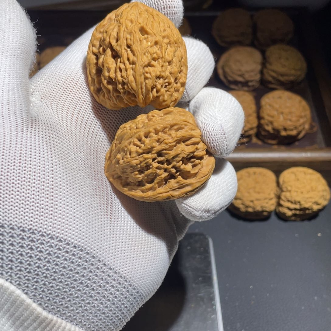 文玩核桃吊坠M****f核桃