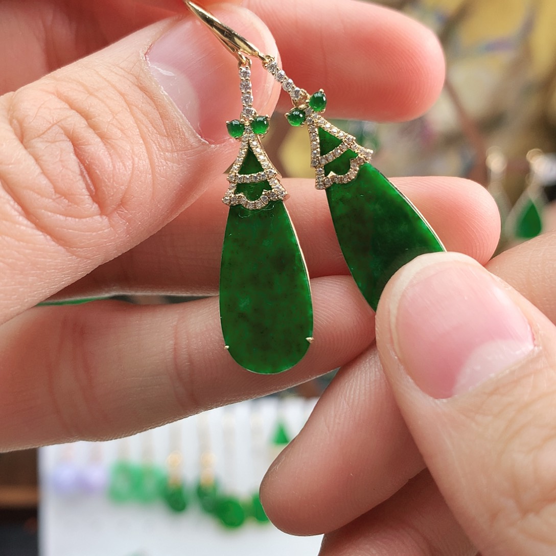 翡翠耳饰18K金镶嵌耳饰