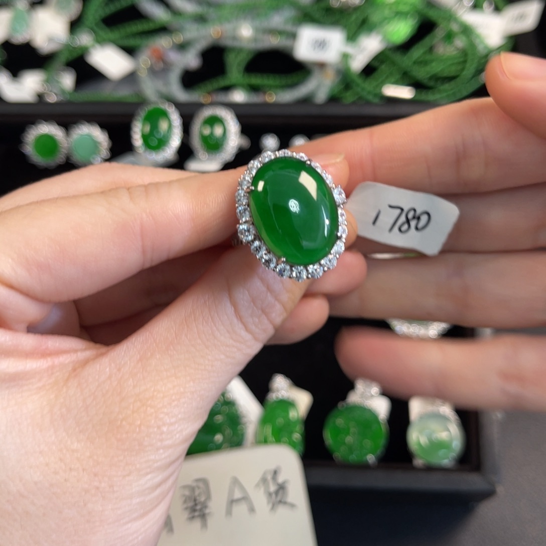 翡翠银S925镶嵌戒指蛋面戒指