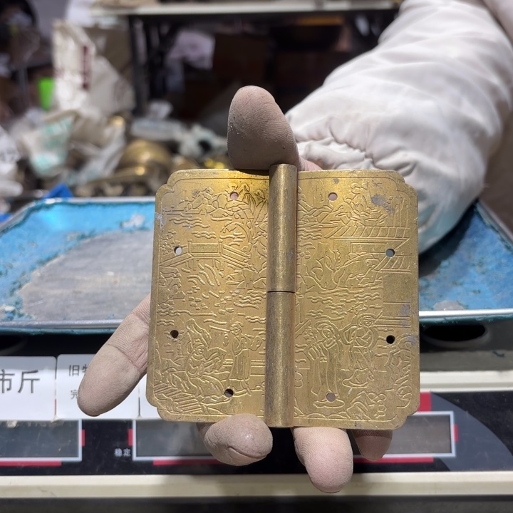 644 铜器物品理性消费