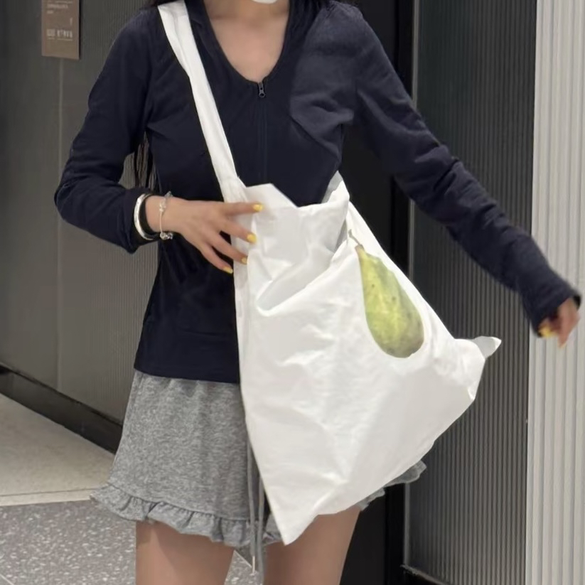 百搭森系青梨鸭梨印花大容量帆布包