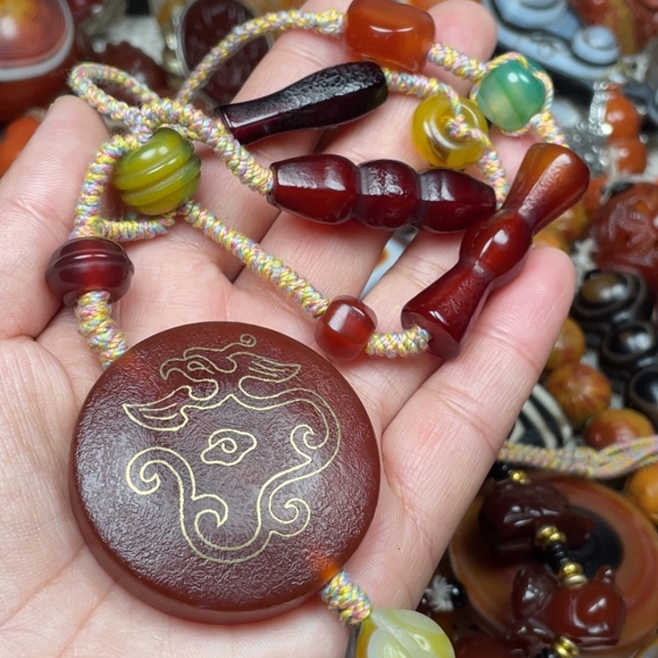 珍***米玛瑙/玉髓未镶嵌颈饰