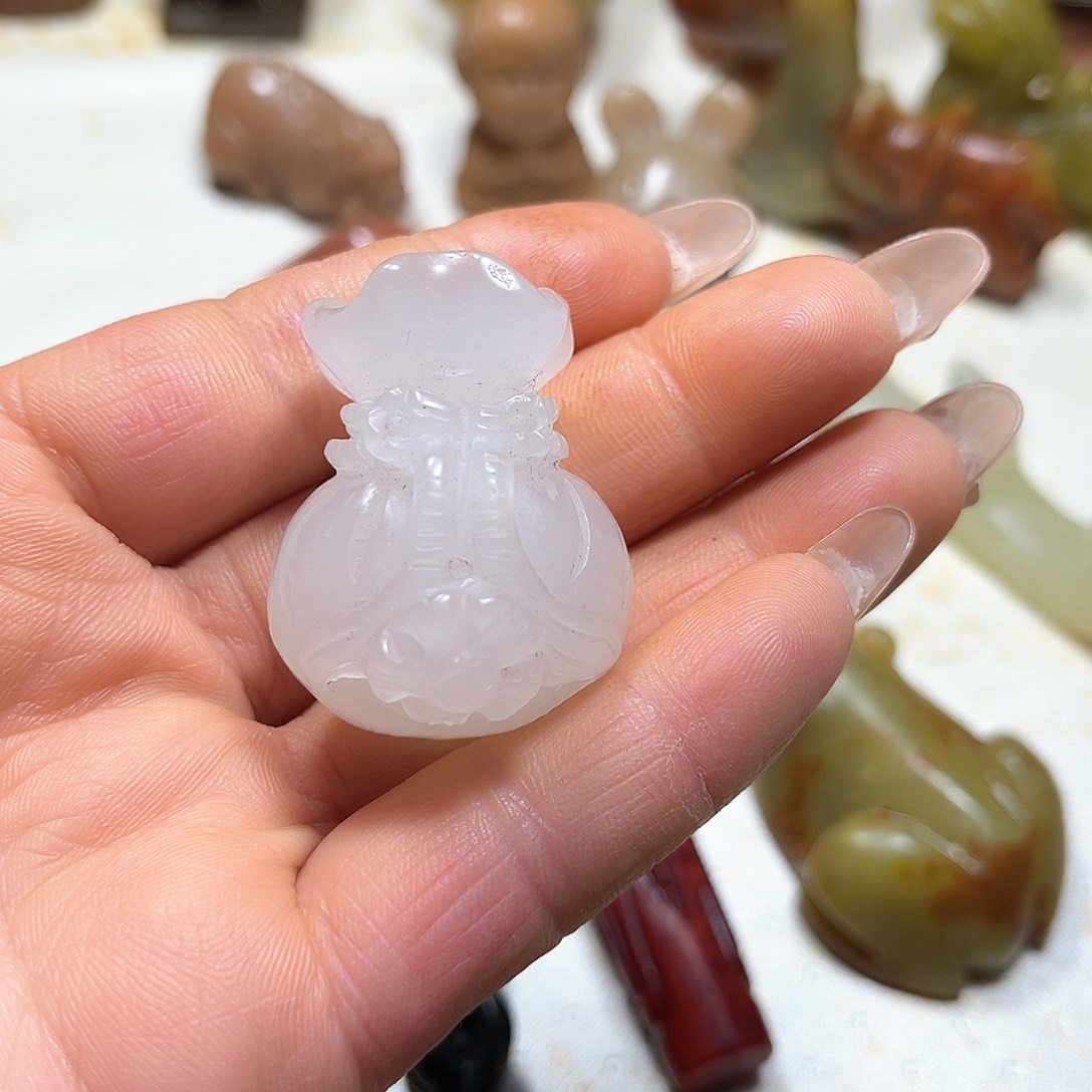 白玉菩提吊坠白玉菩提吊坠