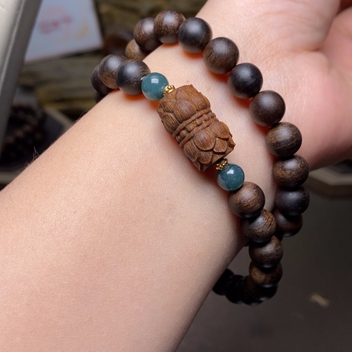 手串沉香越南星空富森红土0.8➕白棋莲花沉香木雕设计