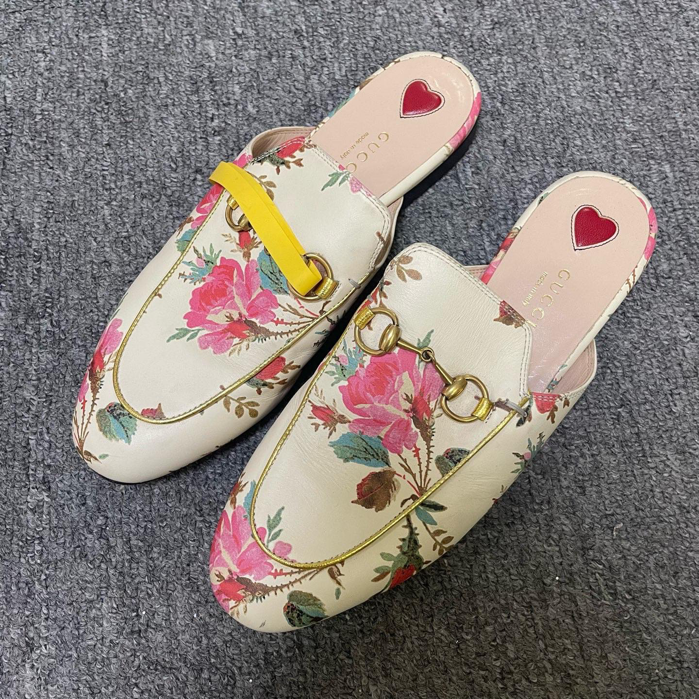 95新 GUCCI/古驰 时尚平底鞋  37.5码/12286