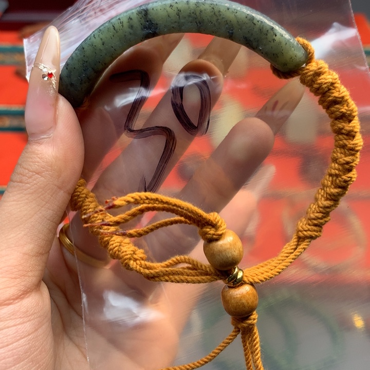 和田玉（糖玉）颈饰未镶嵌?***?