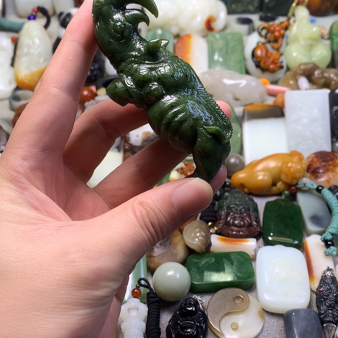 未镶嵌和田玉挂件