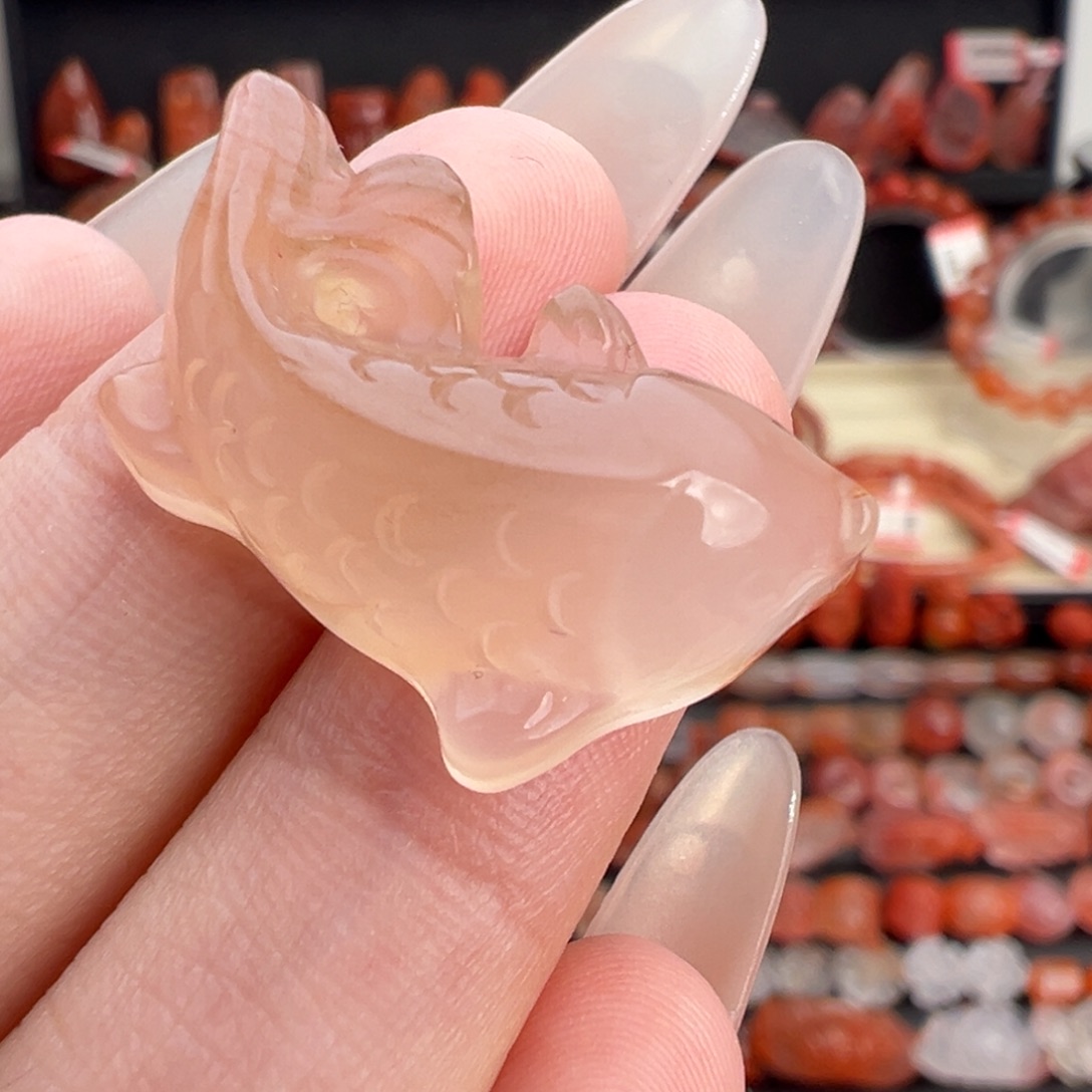 南红玛瑙未镶嵌颈饰锦鲤鱼