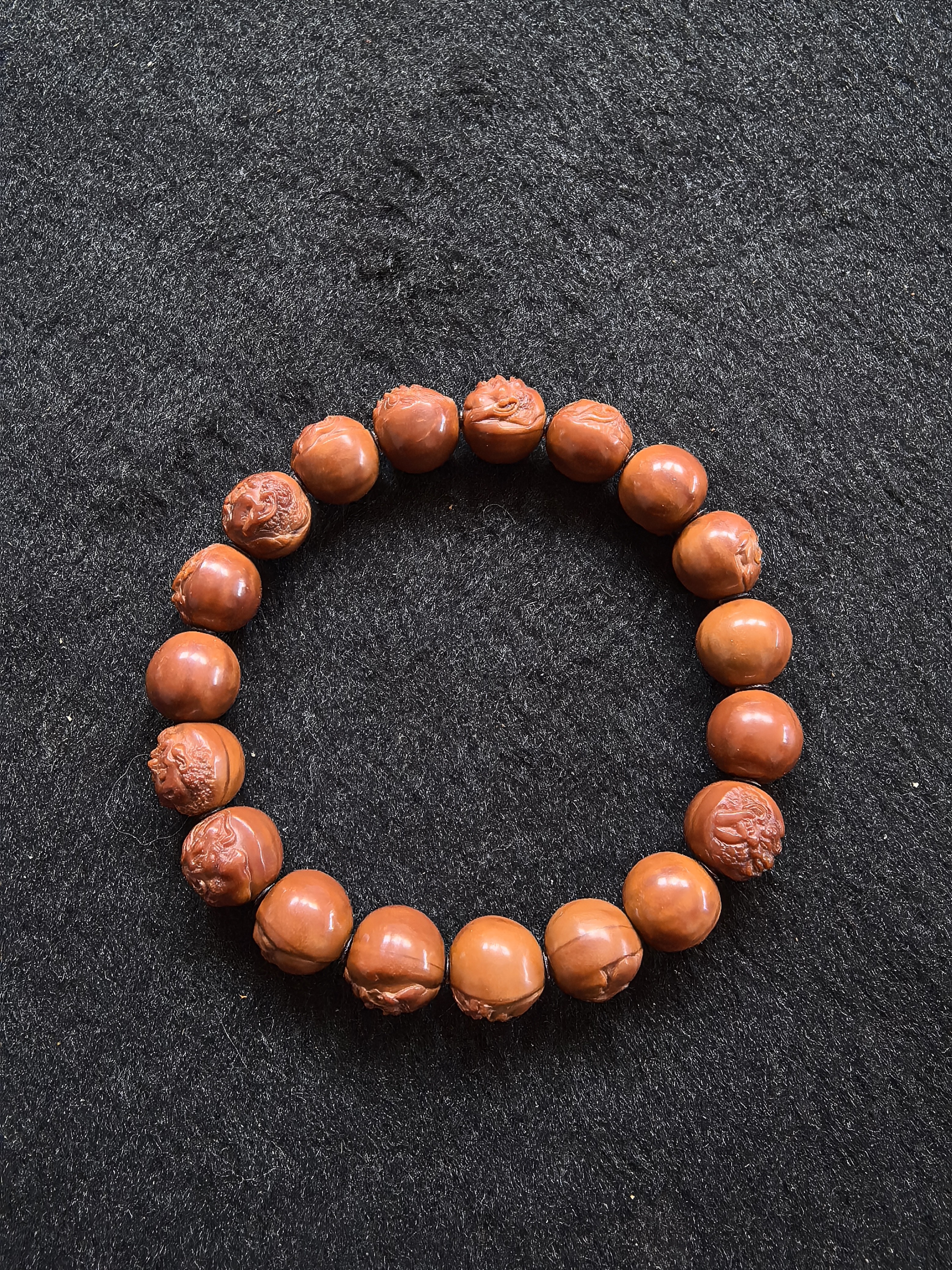 精品手工雕刻鲨鱼背猴头单圈手串