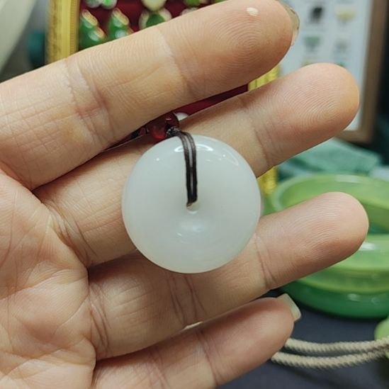 和田玉未镶嵌颈饰平安扣吊坠