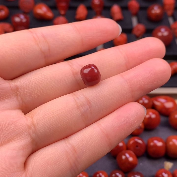 南红玛瑙未镶嵌牛血红老型单珠9MM+