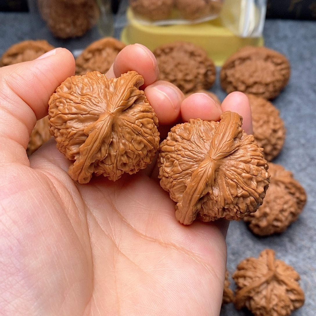 文玩核桃把件二**二白狮子41尺