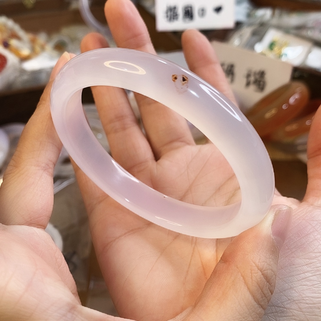 玛瑙/玉髓未镶嵌手镯A759。63圈