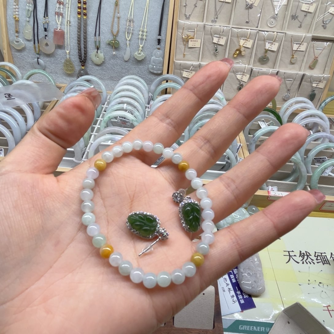 翡翠未镶嵌手镯天然缅甸翡翠手镯