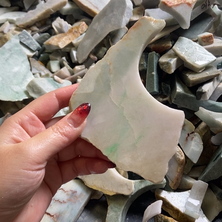 翡翠颈饰未镶嵌天然翡翠