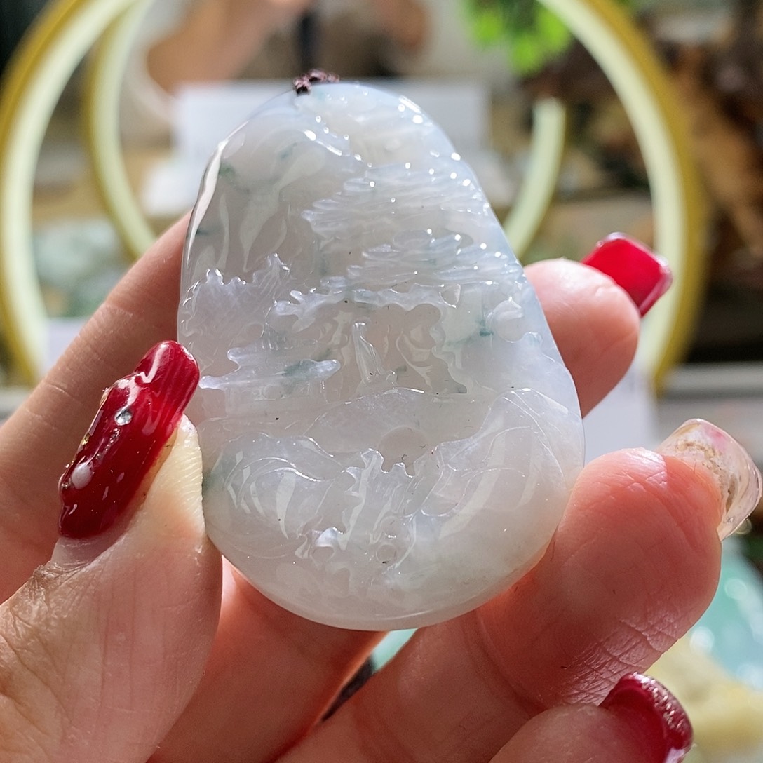 【闪购商品】翡翠颈饰未镶嵌山水