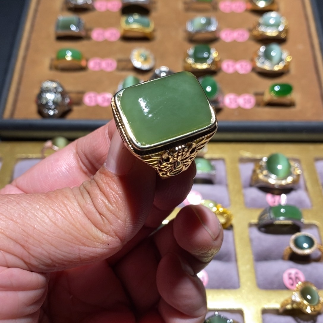 和田玉（碧玉）戒指未镶嵌