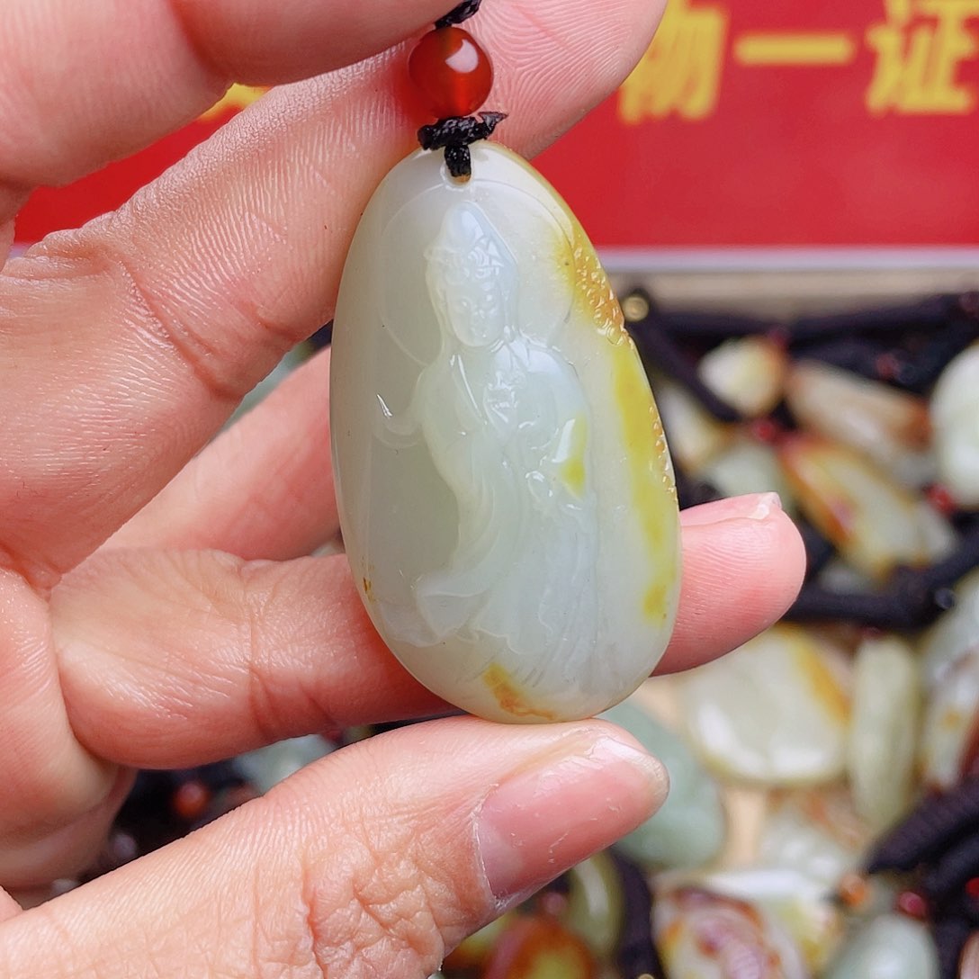 和田玉颈饰未镶嵌