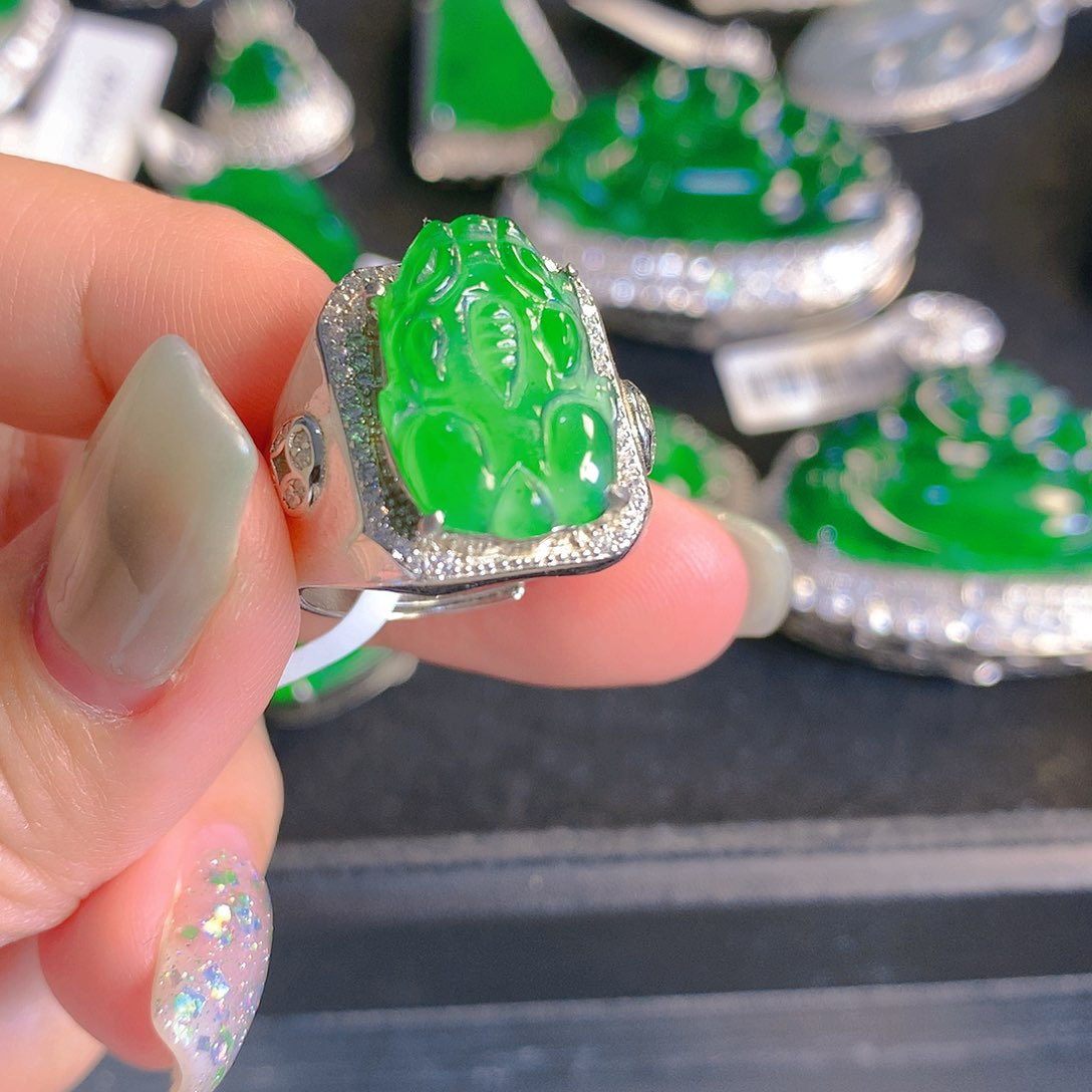 翡翠颈饰银S925镶嵌翡翠