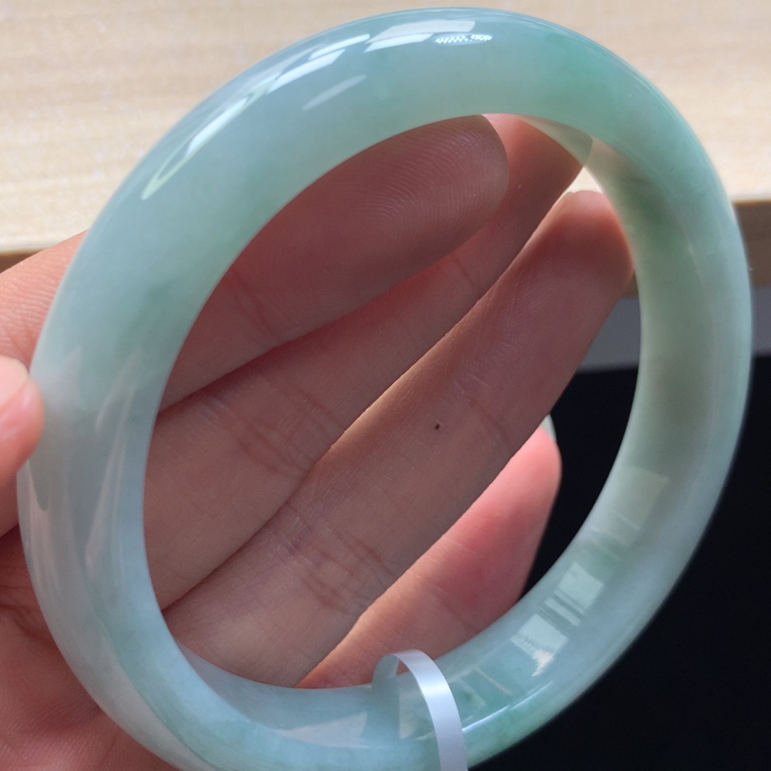 未镶嵌手镯翡翠手镯