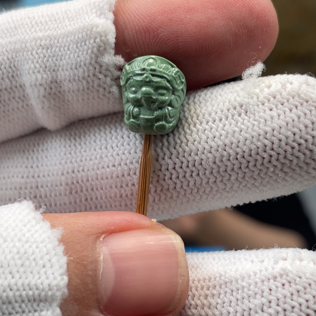 绿松石未镶嵌挂件