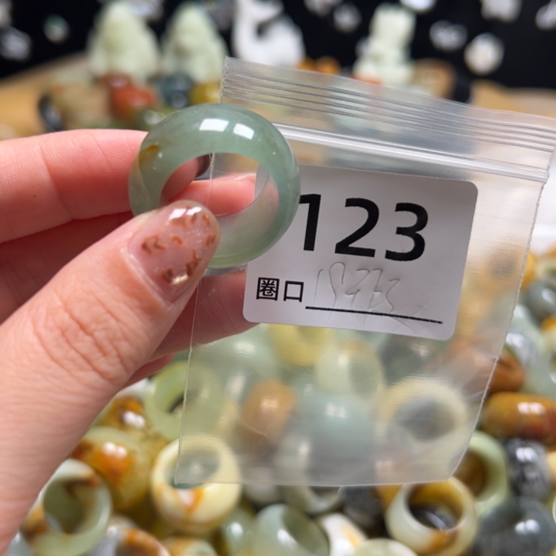 暖***宝蛇纹石玉未镶嵌戒指