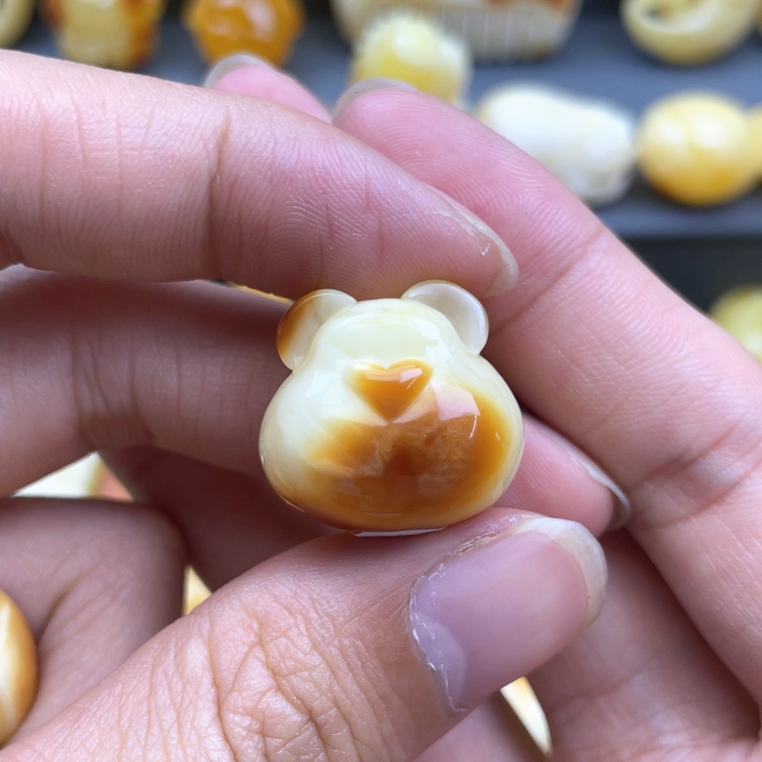 琥珀裸石未镶嵌蜜蜡