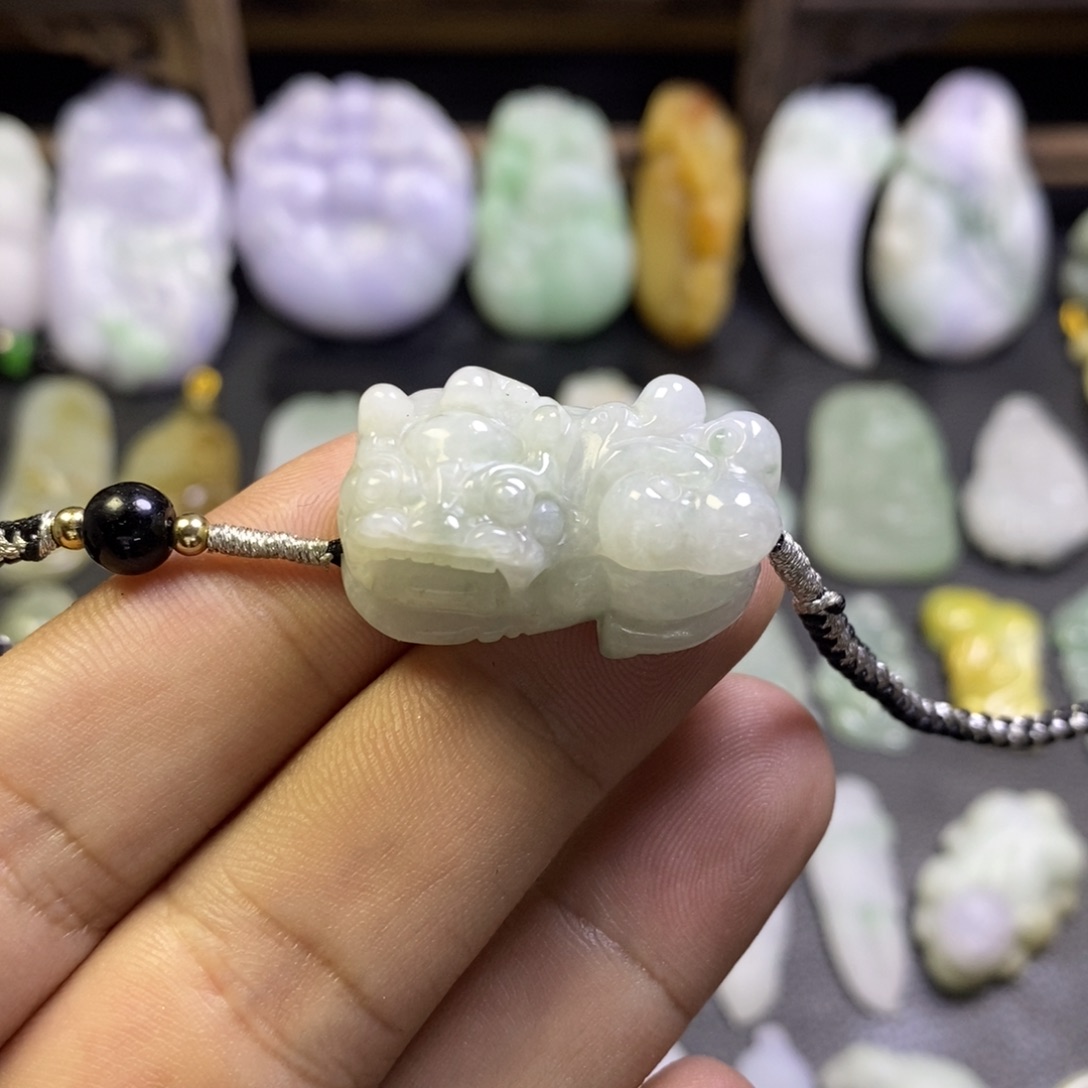 翡翠未镶嵌手绳霸王貔貅