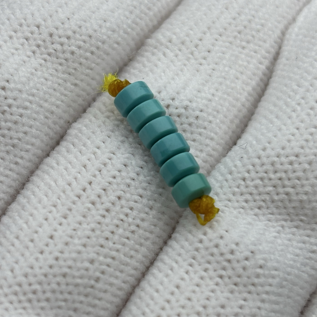 原矿绿松石隔片一串4mm
